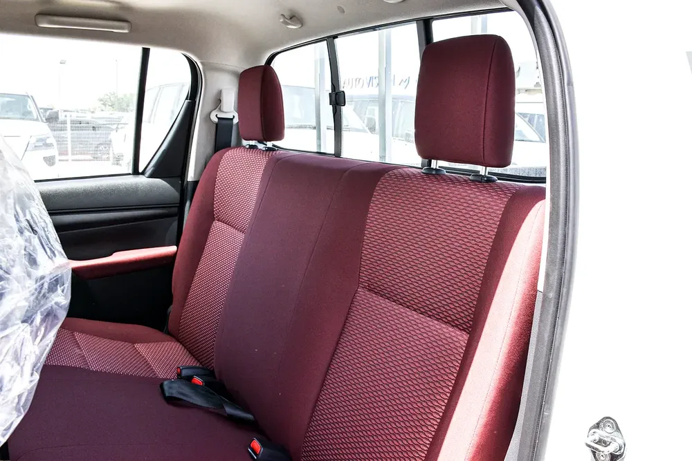 2025 Toyota Hilux Double Cab GLX - GCC Specs - Brand New! - Image 12