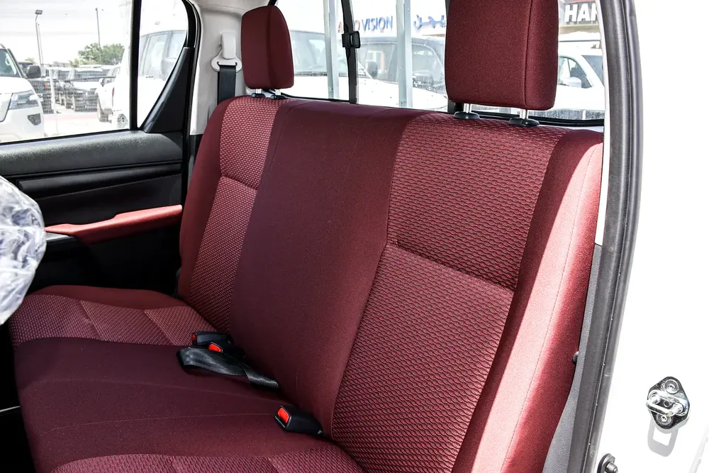 2025 Toyota Hilux Double Cab GLX - GCC Specs - Brand New! - Image 4