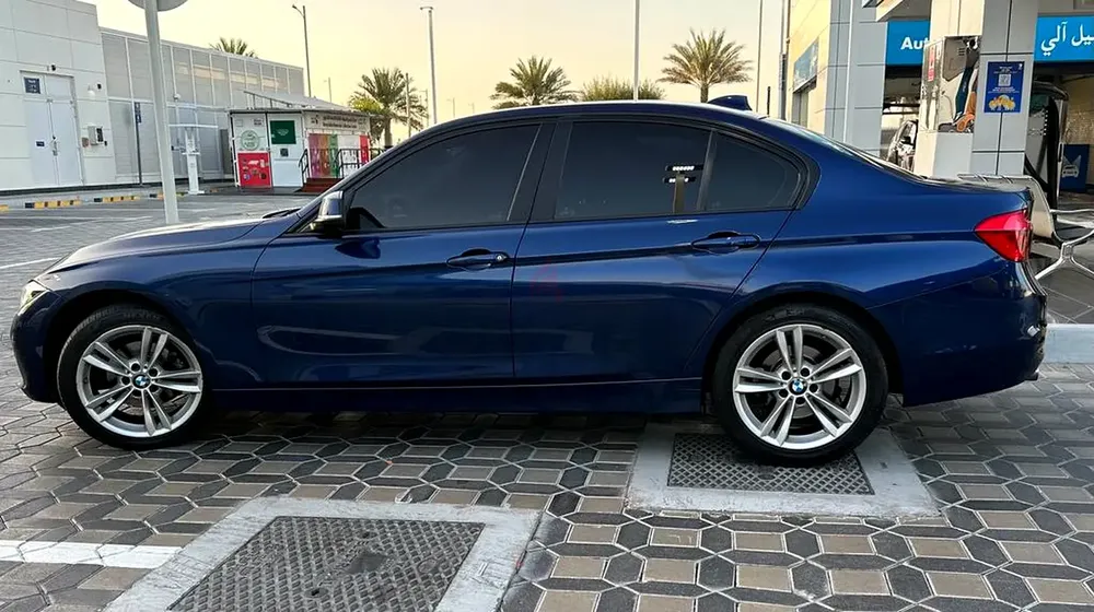 BMW 3 Series 318i 2017 GCC Specs - Well Maintained - Image 6
