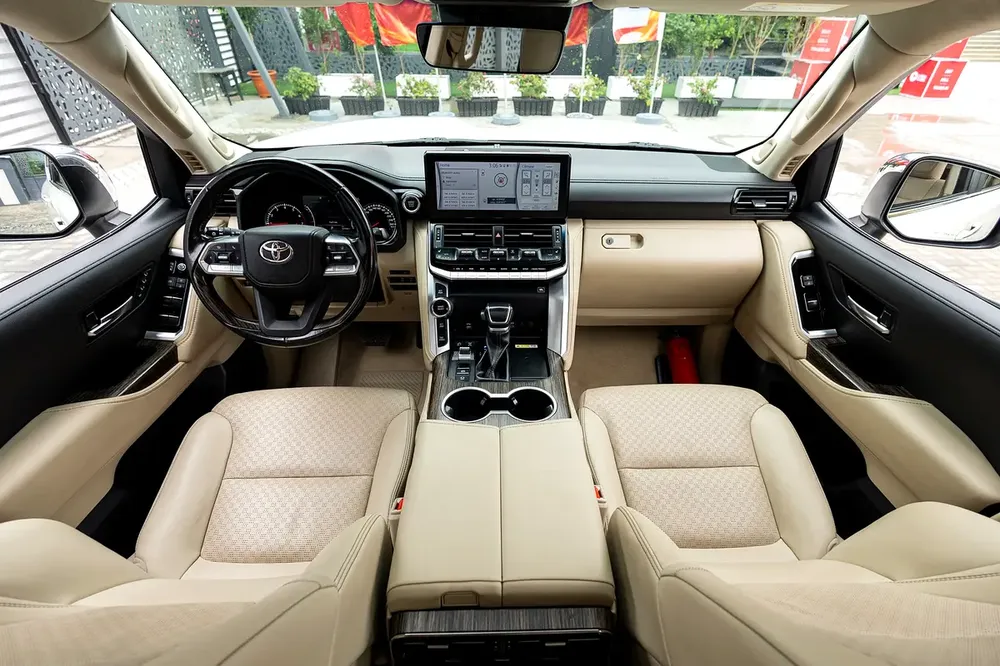 Toyota Land Cruiser 2023 GCC specs - Image 14