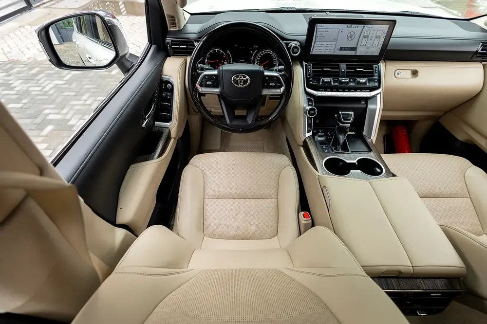 Toyota Land Cruiser 2023 GCC specs - Image 15