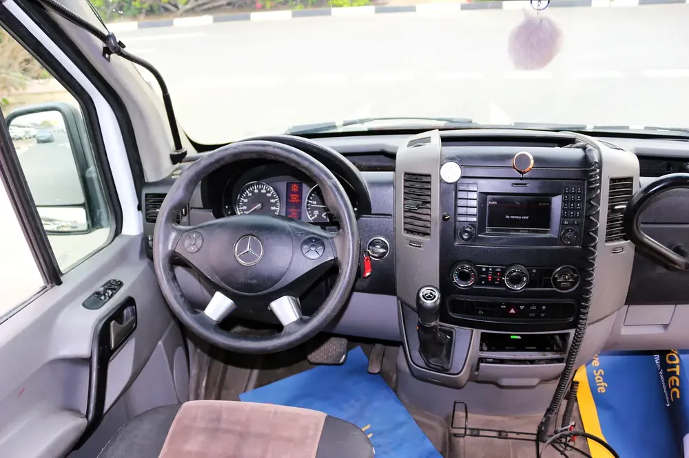 Mercedes-Benz Sprinter 519 CDI, 2016, European Specs - Image 13