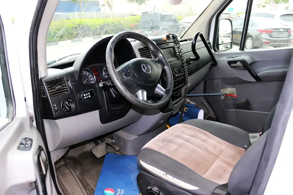 Mercedes-Benz Sprinter 519 CDI, 2016, European Specs - Image 15