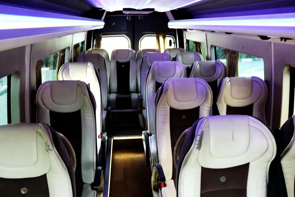 Mercedes-Benz Sprinter 519 CDI, 2016, European Specs - Image 17
