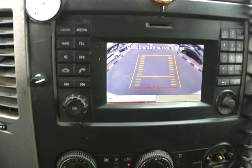 Mercedes-Benz Sprinter 519 CDI, 2016, European Specs - Image 9