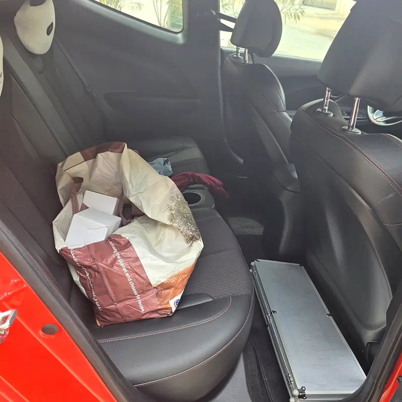 Hyundai Veloster 1.6 Turbo 2019 - American Specs - GCC Ready! Lady Driven - Image 11