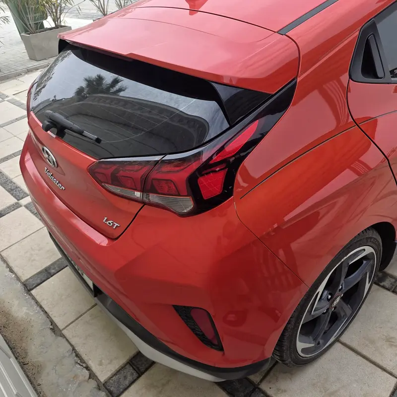 Hyundai Veloster 1.6 Turbo 2019 - American Specs - GCC Ready! Lady Driven - Image 6