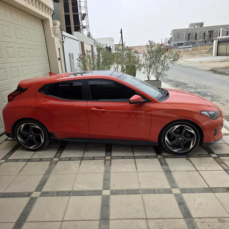 Hyundai Veloster 1.6 Turbo 2019 - American Specs - GCC Ready! Lady Driven - Image 7