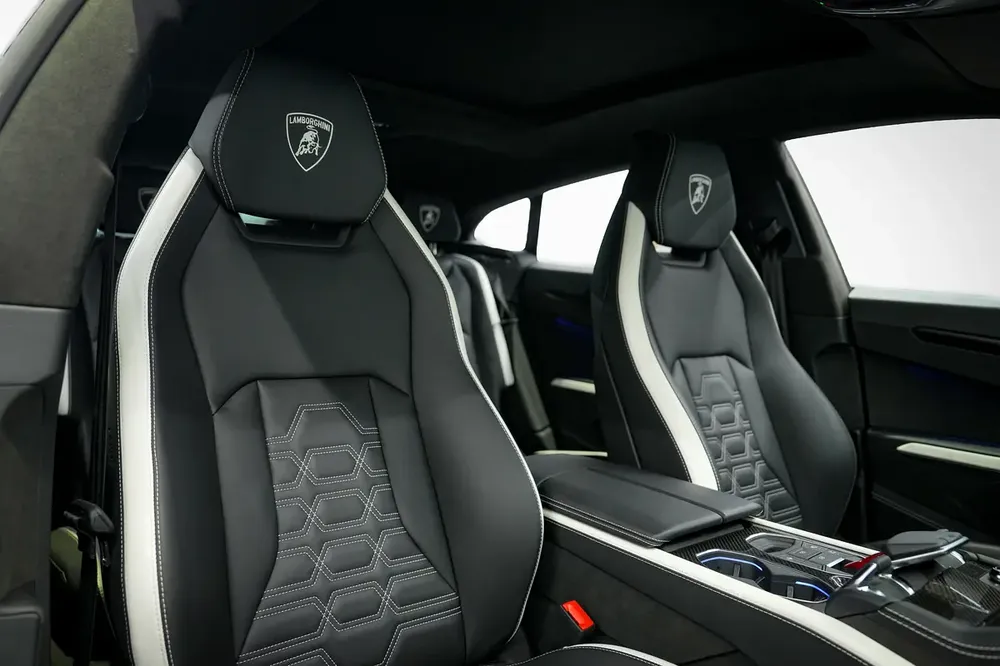 Lamborghini URUS SE 2025 | Certified Pre-Owned | Dealer Warranty | Service Contract - Image 11