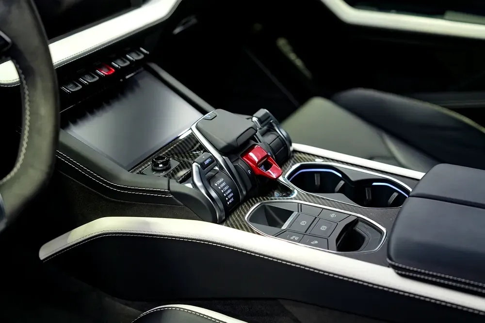 Lamborghini URUS SE 2025 | Certified Pre-Owned | Dealer Warranty | Service Contract - Image 9