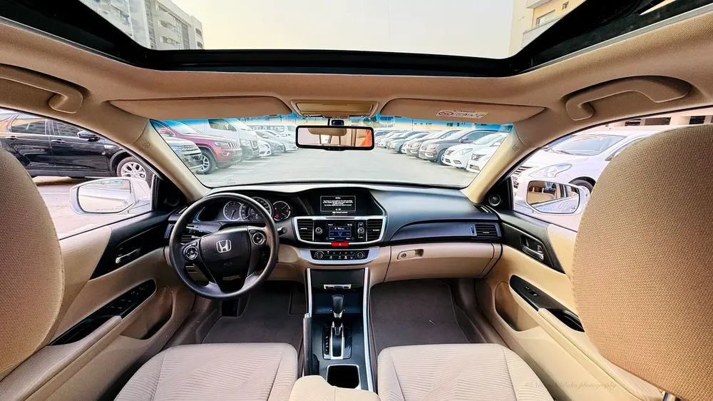 Honda Accord 2014 GCC Specs accident free full option, single owner excellent condition - Image 11