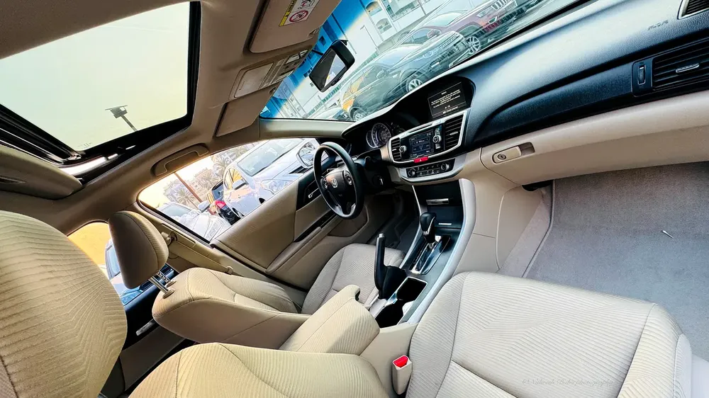 Honda Accord 2014 GCC Specs accident free full option, single owner excellent condition - Image 13