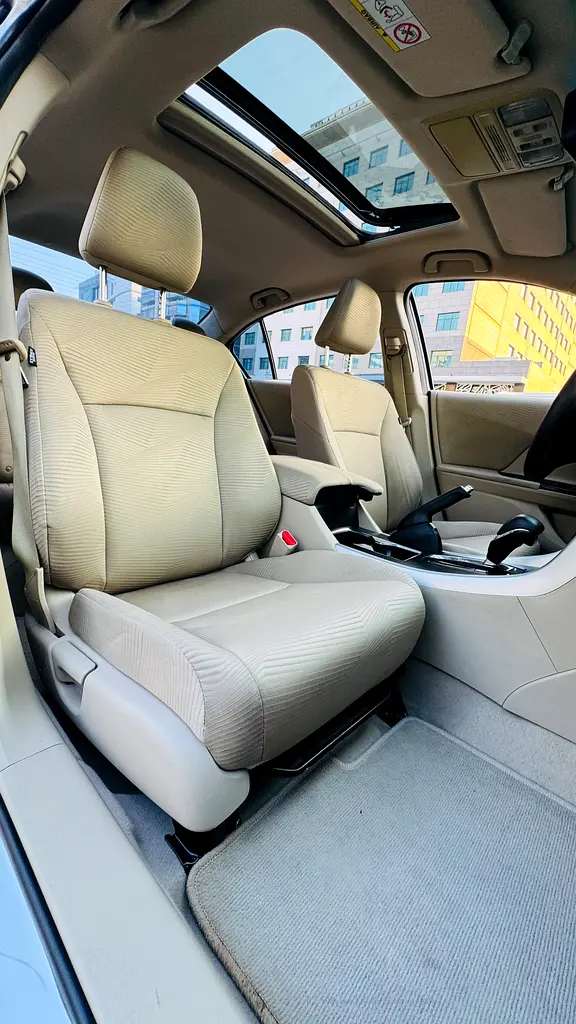 Honda Accord 2014 GCC Specs accident free full option, single owner excellent condition - Image 14