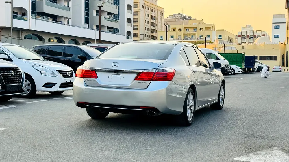 Honda Accord 2014 GCC Specs accident free full option, single owner excellent condition - Image 7