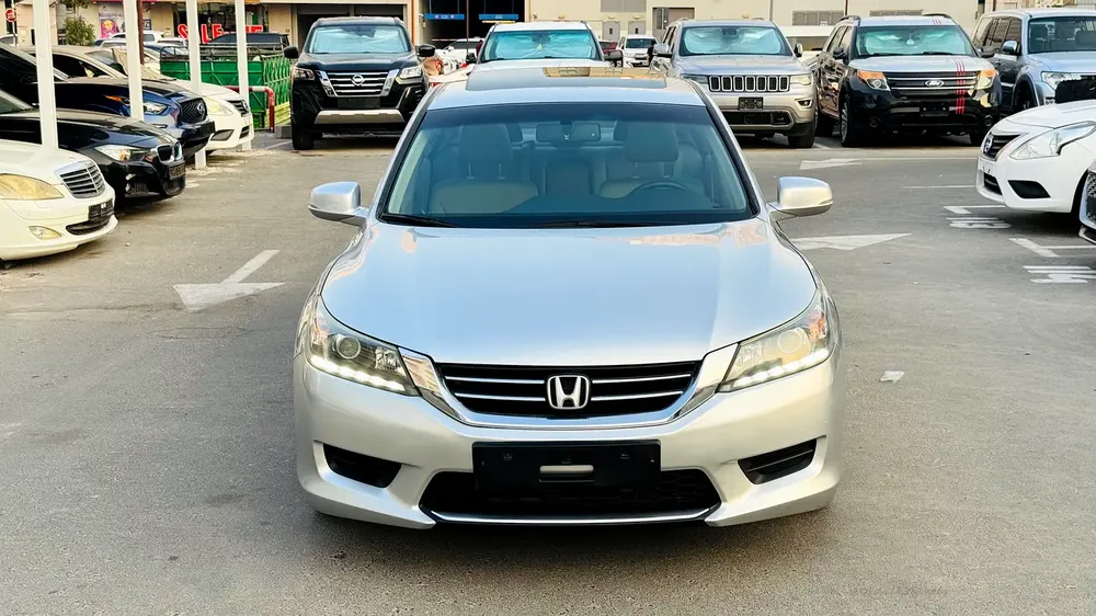 Honda Accord 2014 GCC Specs accident free full option, single owner excellent condition - Image 9