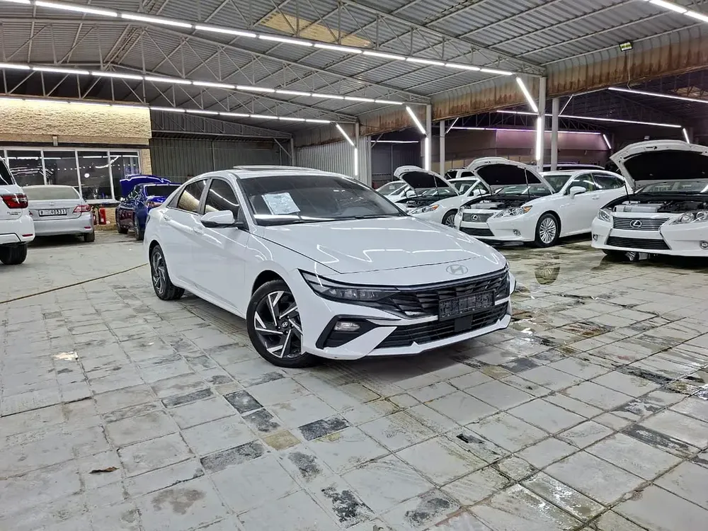 Hyundai Elantra 2025 - Chinese Specs - Efficient  Modern - Image 4