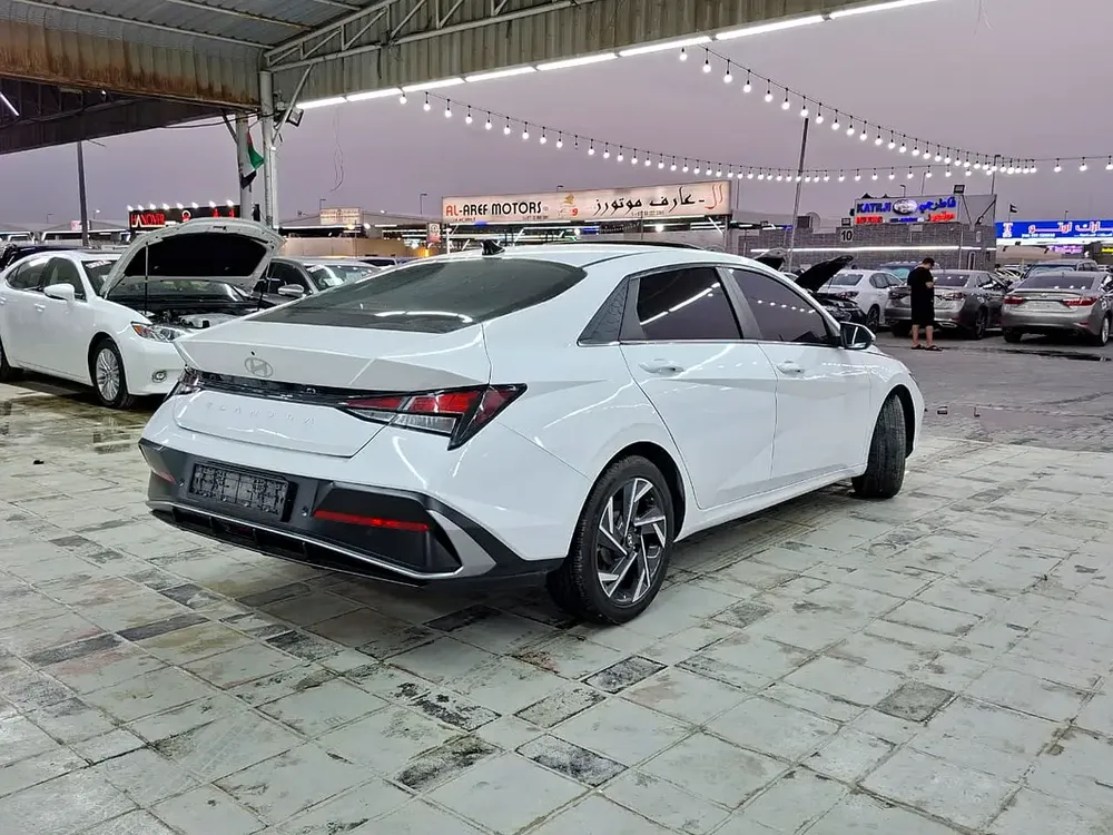 Hyundai Elantra 2025 - Chinese Specs - Efficient  Modern - Image 7