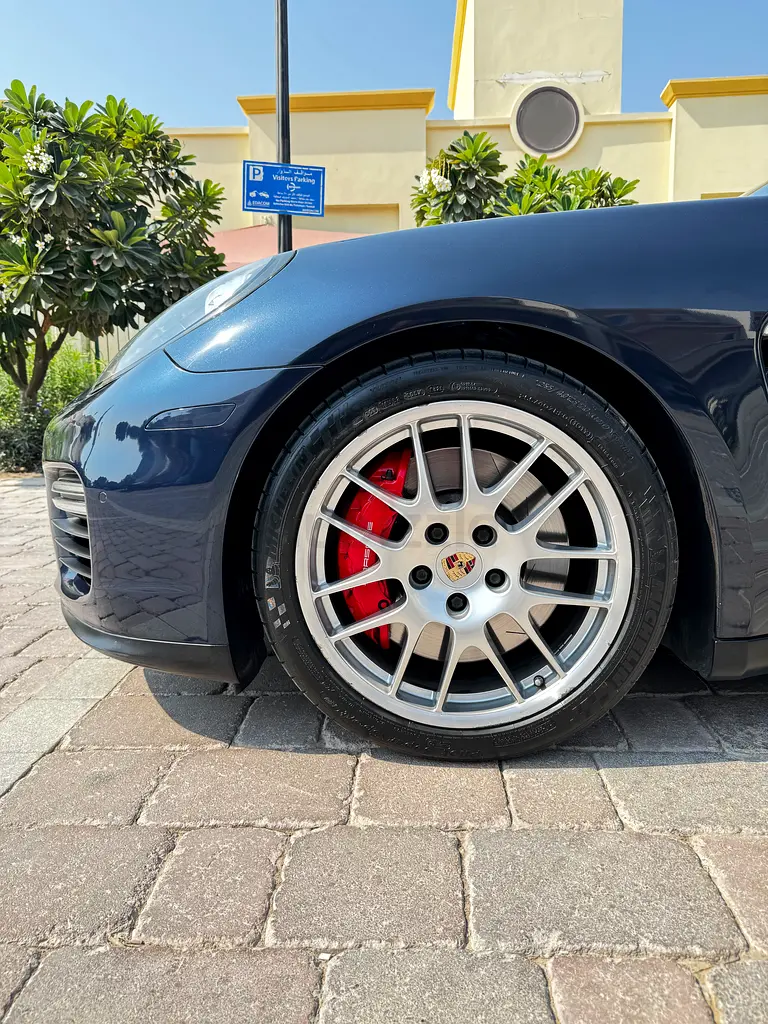 Porsche Panamera GTS 2014 | Registered  Serviced at the Porsche UAE Dealer | Low Mileage - Image 7