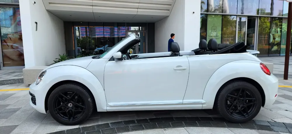 2019 Volkswagen Beetle -2.0L-4 Cyl-Excellent Condition - Image 12