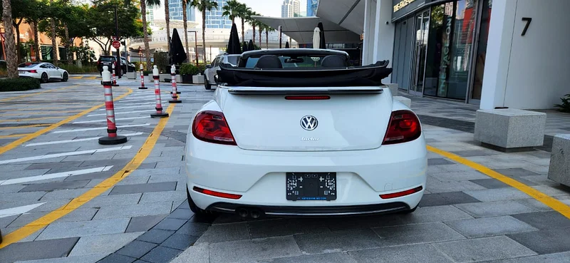 2019 Volkswagen Beetle -2.0L-4 Cyl-Excellent Condition - Image 13