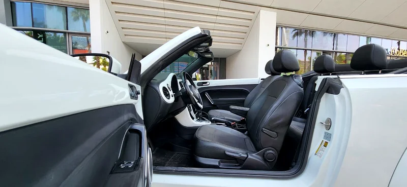2019 Volkswagen Beetle -2.0L-4 Cyl-Excellent Condition - Image 15