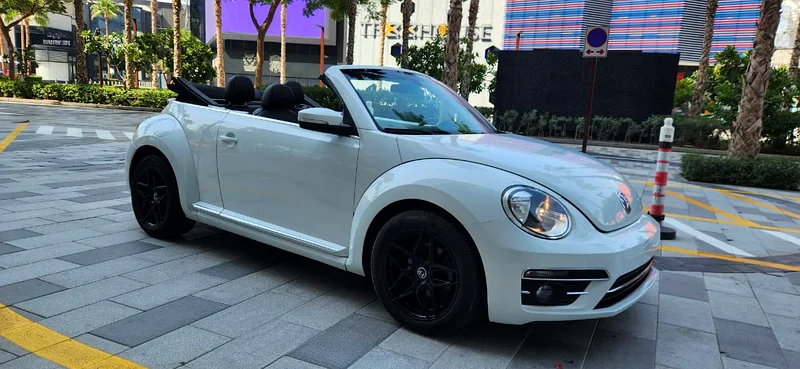 2019 Volkswagen Beetle -2.0L-4 Cyl-Excellent Condition - Image 5
