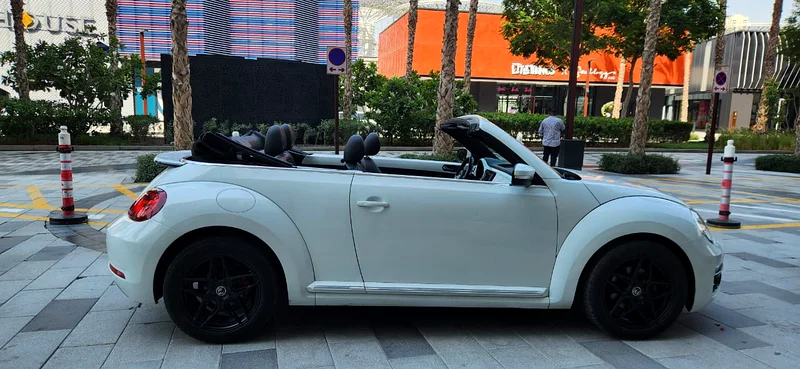 2019 Volkswagen Beetle -2.0L-4 Cyl-Excellent Condition - Image 8