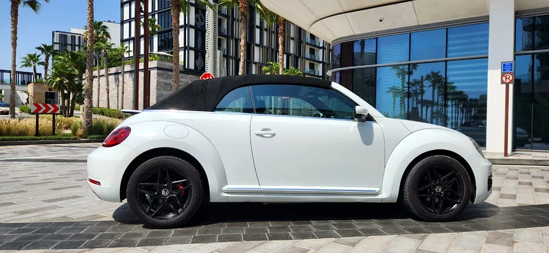 2019 Volkswagen Beetle -2.0L-4 Cyl-Excellent Condition - Image 9