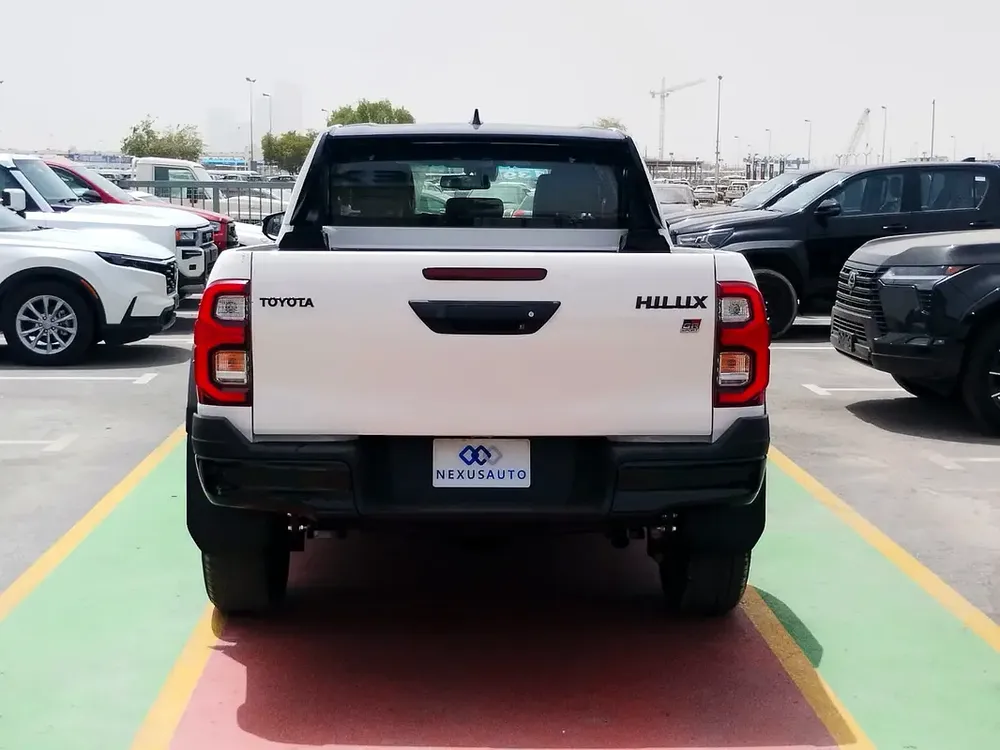 Toyota Hilux GR Sport 2025 - Brand New - Image 4