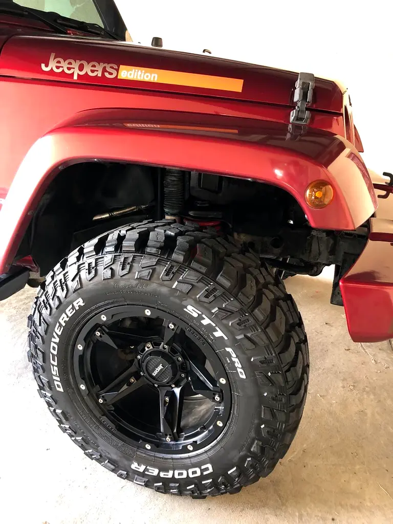 Jeep Wrangler Sahara - Jeepers Edition - Low Klm - Agency Serviced - Image 9