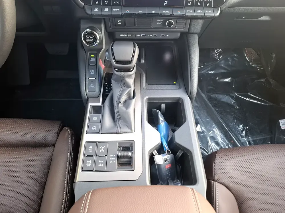Toyota Prado 2.4L 2026 Adventure Sand/Safari Petrol (Export Only) - Image 11