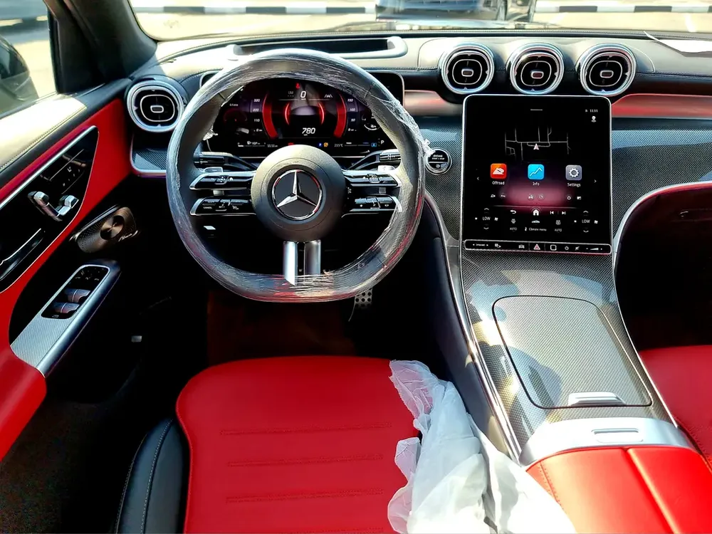 Mercedes-Benz GLC Coupe GLC 200 4Matic 2026 GCC Specs - Like New! - Image 9