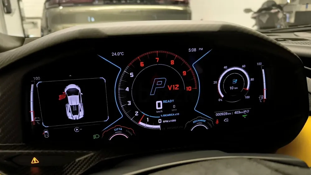 LAMBORGHINI REVUELTO |Gcc |2025| WARRANTY - Image 12