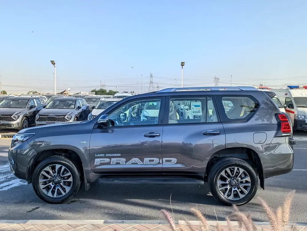 TOYOTA PRADO 2022 TXL TOP FULL OPTION GCC IN EXCELLENT CONDITION - Image 16