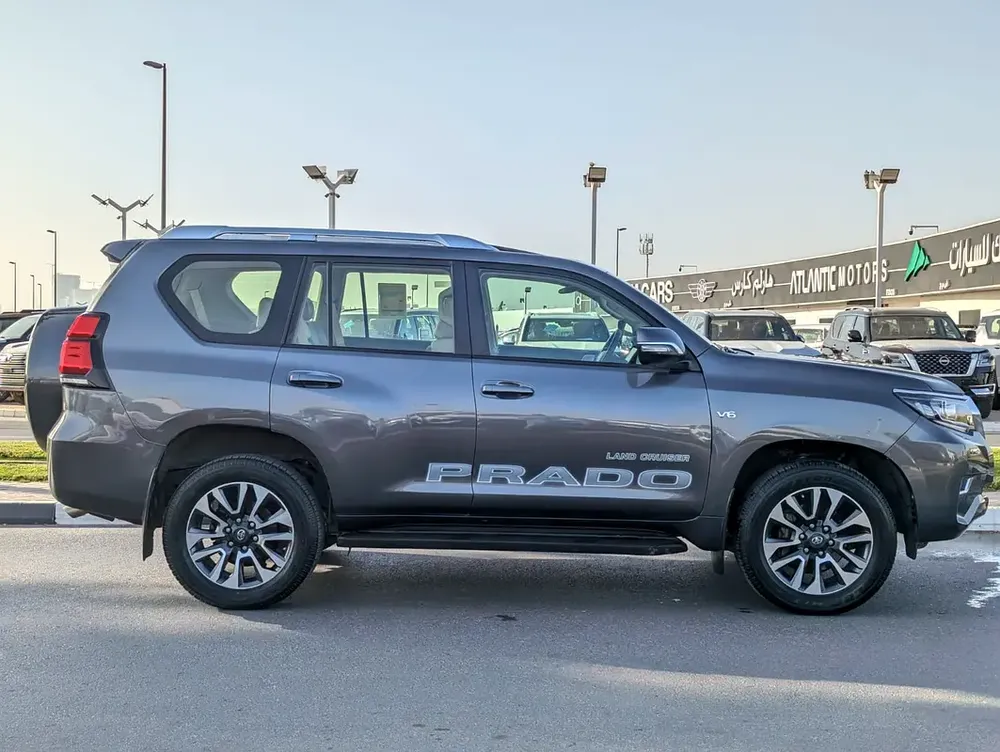 TOYOTA PRADO 2022 TXL TOP FULL OPTION GCC IN EXCELLENT CONDITION - Image 17