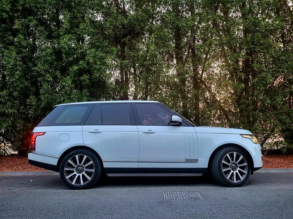 Land Rover Range Rover Vogue Supercharged 2015 - GCC Specs - Image 10