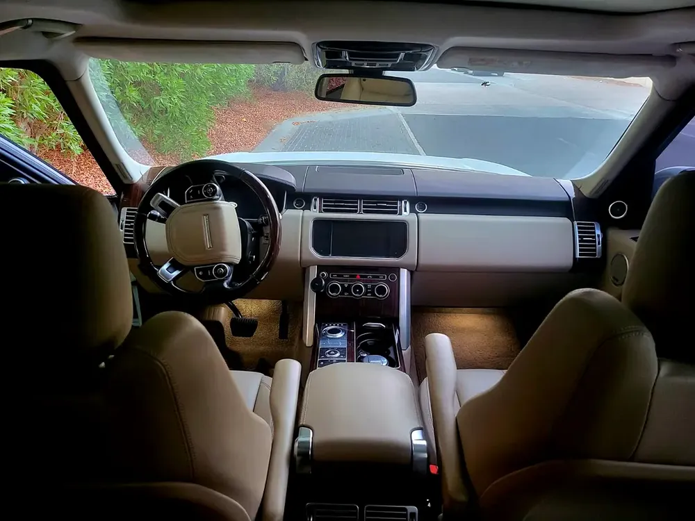 Land Rover Range Rover Vogue Supercharged 2015 - GCC Specs - Image 4