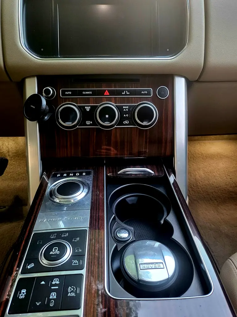 Land Rover Range Rover Vogue Supercharged 2015 - GCC Specs - Image 5