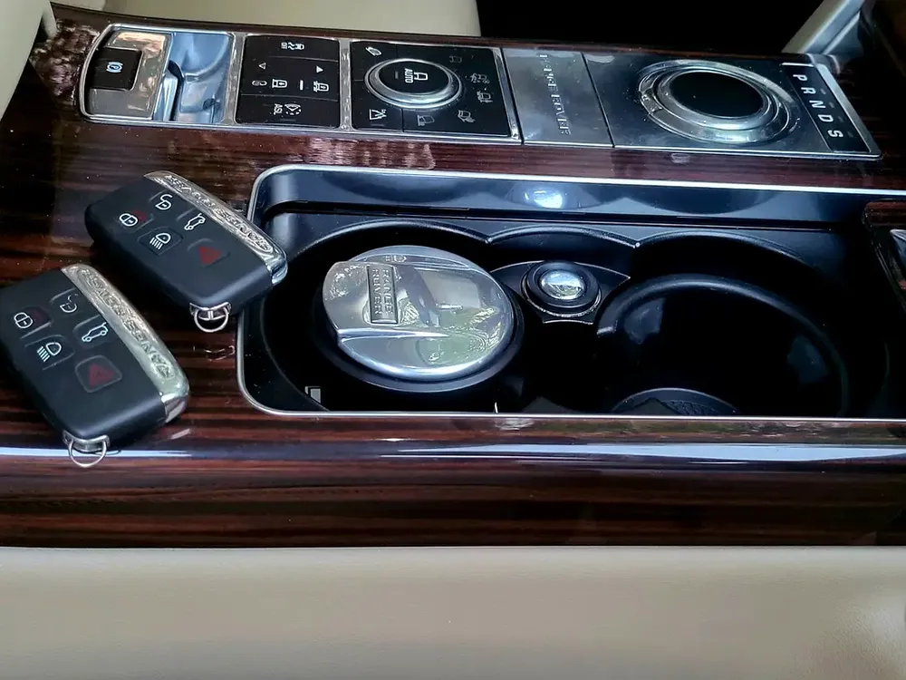Land Rover Range Rover Vogue Supercharged 2015 - GCC Specs - Image 8