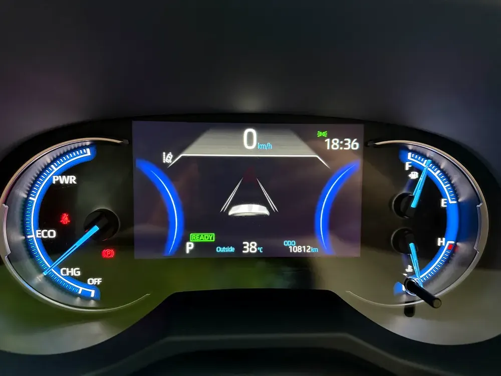 Toyota RAV4 Hybrid 2024 full spec (VXR) low milage - Image 17