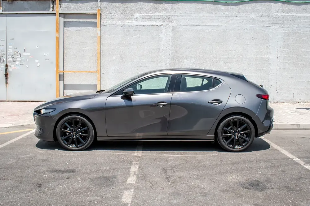 UNDER SERVICE CONTRACT & WARRANTY UNTIL JAN. 2028 OR 160K KM.-GCC-0% DP-FINANCE 5 YEARS - Image 4