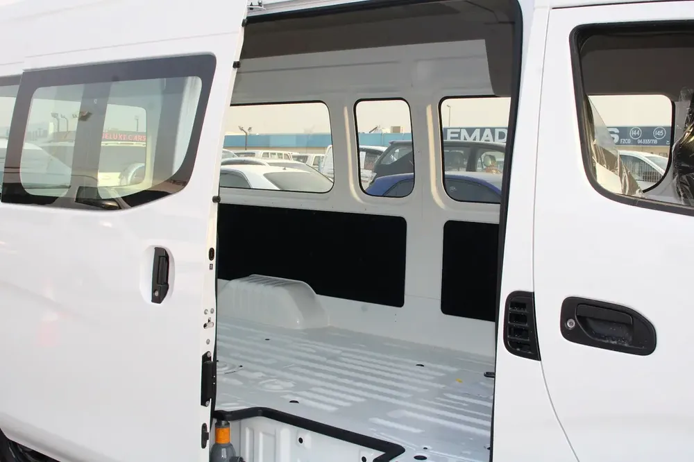 LHD - NISSAN URVAN 2.5L PETROL STD BODY HIGH ROOF 3 SEATER CARGO VAN MANUAL - EXPORT ONLY - Image 10