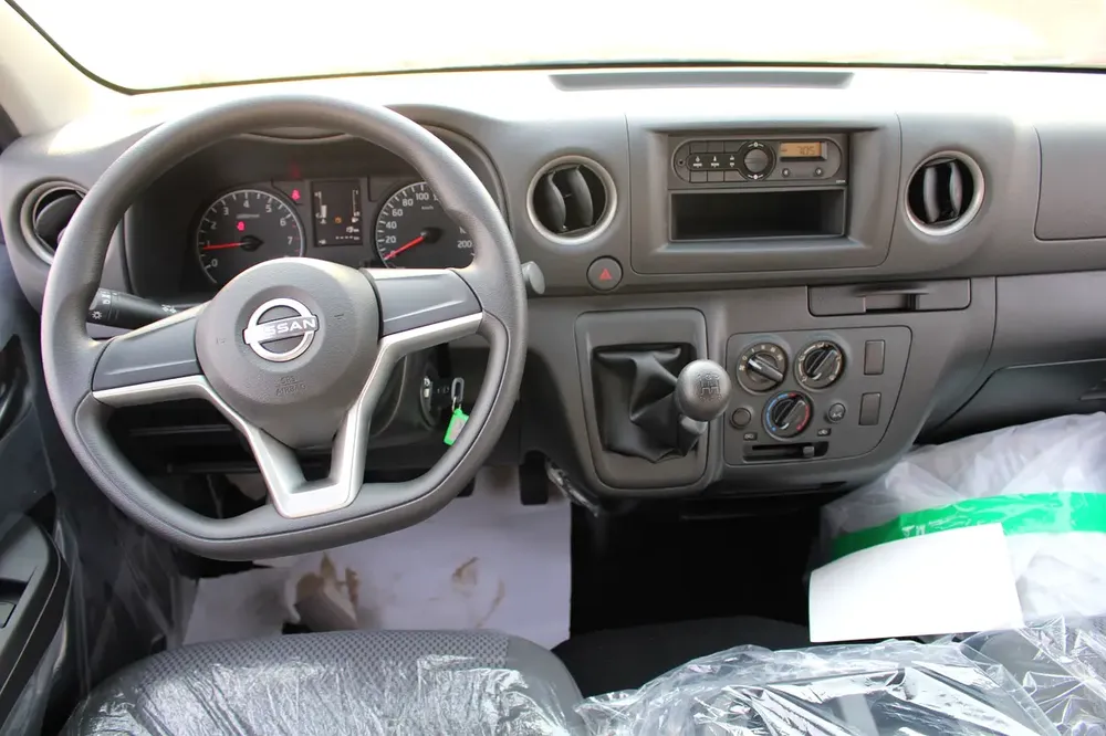LHD - NISSAN URVAN 2.5L PETROL STD BODY HIGH ROOF 3 SEATER CARGO VAN MANUAL - EXPORT ONLY - Image 7