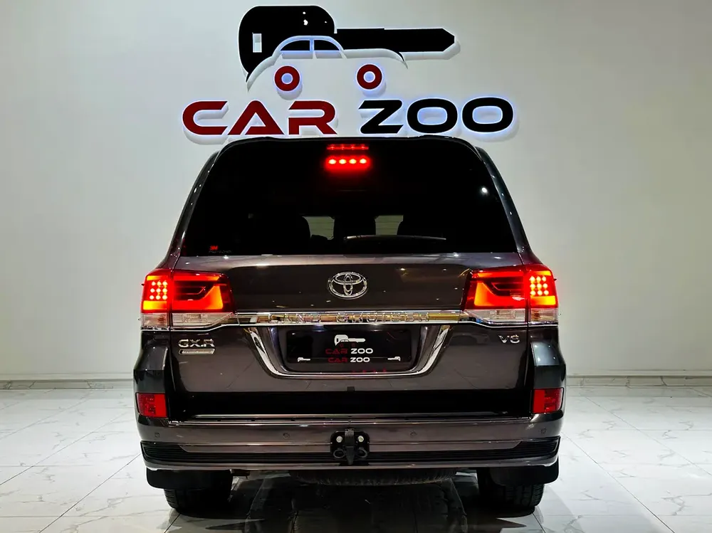 Toyota Land Cruiser GXR Grand Touring |Warranty| 2020 | GCC Specs | V8 - Image 4
