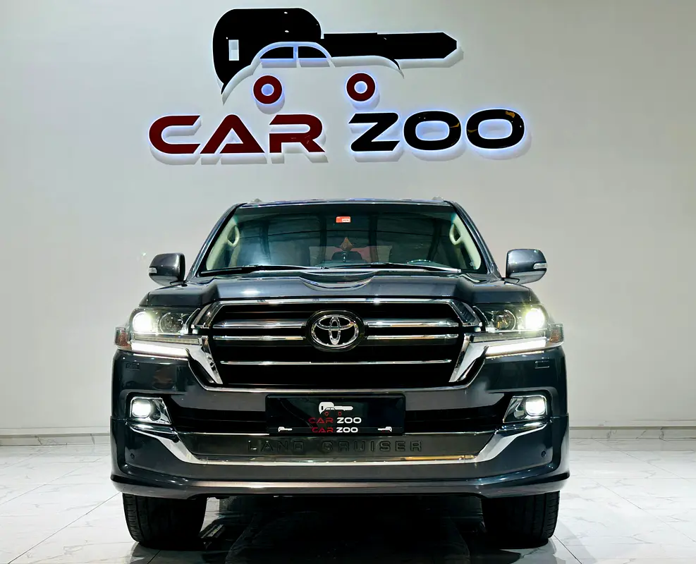 Toyota Land Cruiser GXR Grand Touring |Warranty| 2020 | GCC Specs | V8 - Image 5