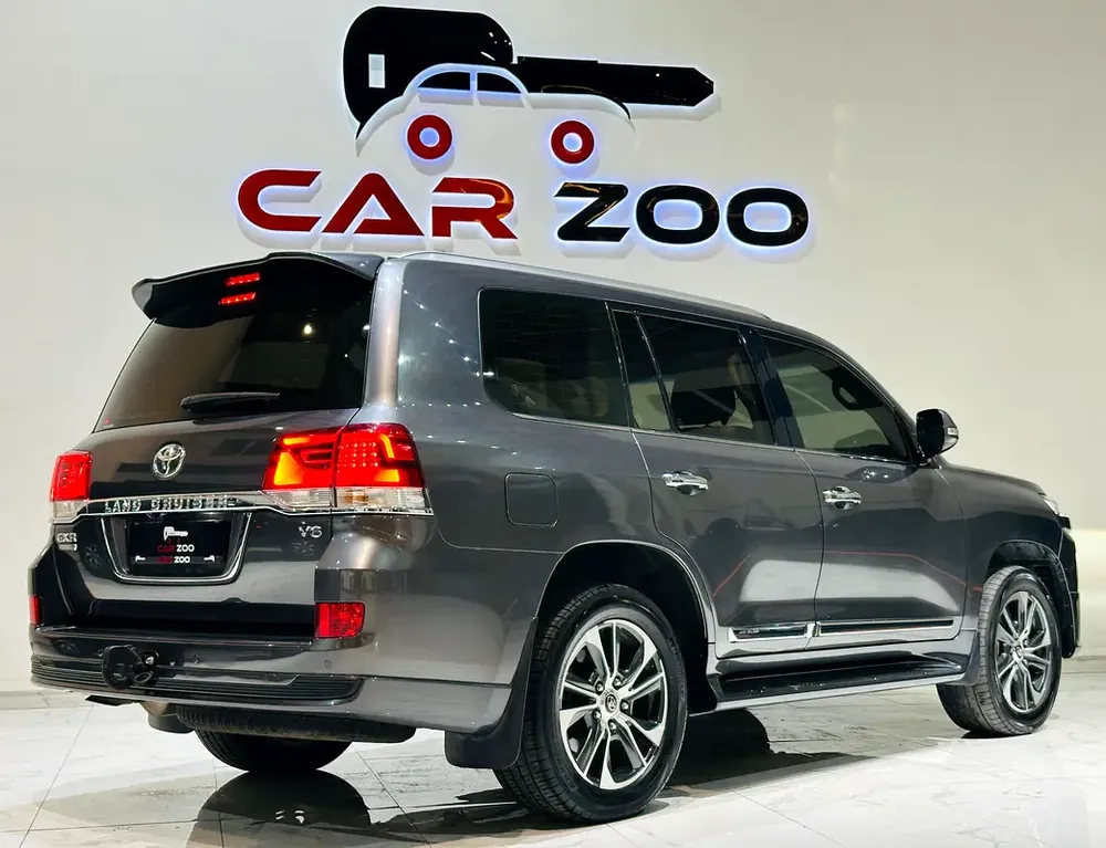 Toyota Land Cruiser GXR Grand Touring |Warranty| 2020 | GCC Specs | V8 - Image 9