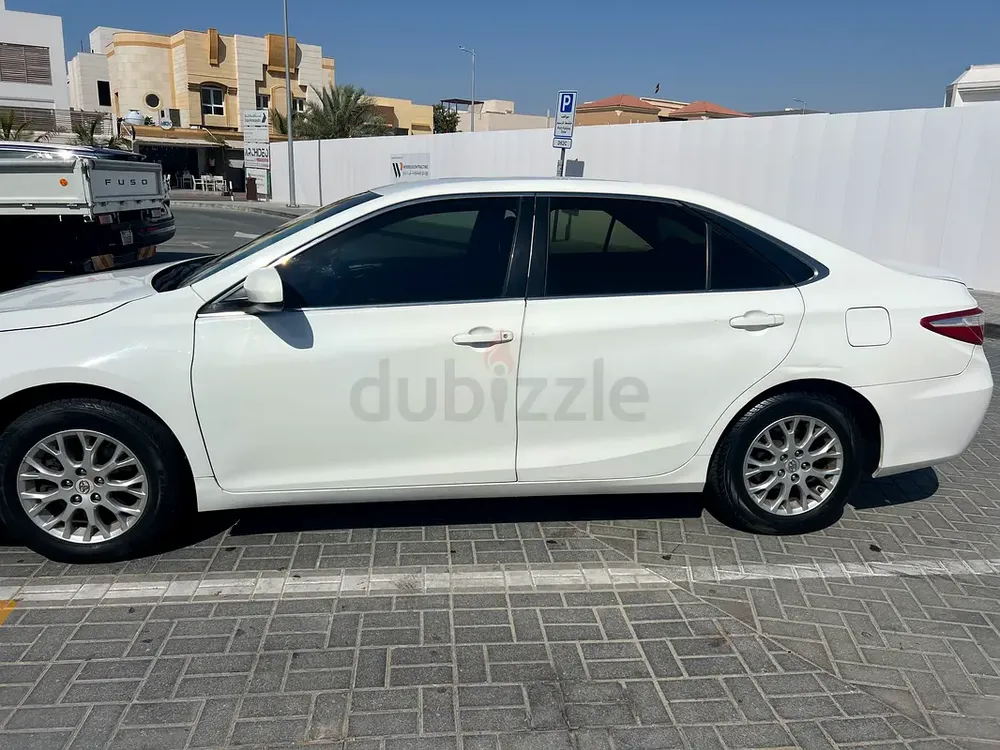 Toyata Camry LE - Image 4