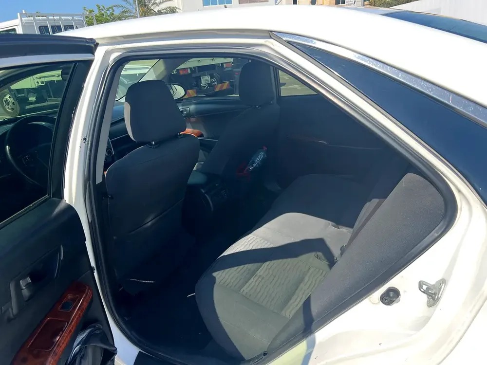 Toyata Camry LE - Image 5