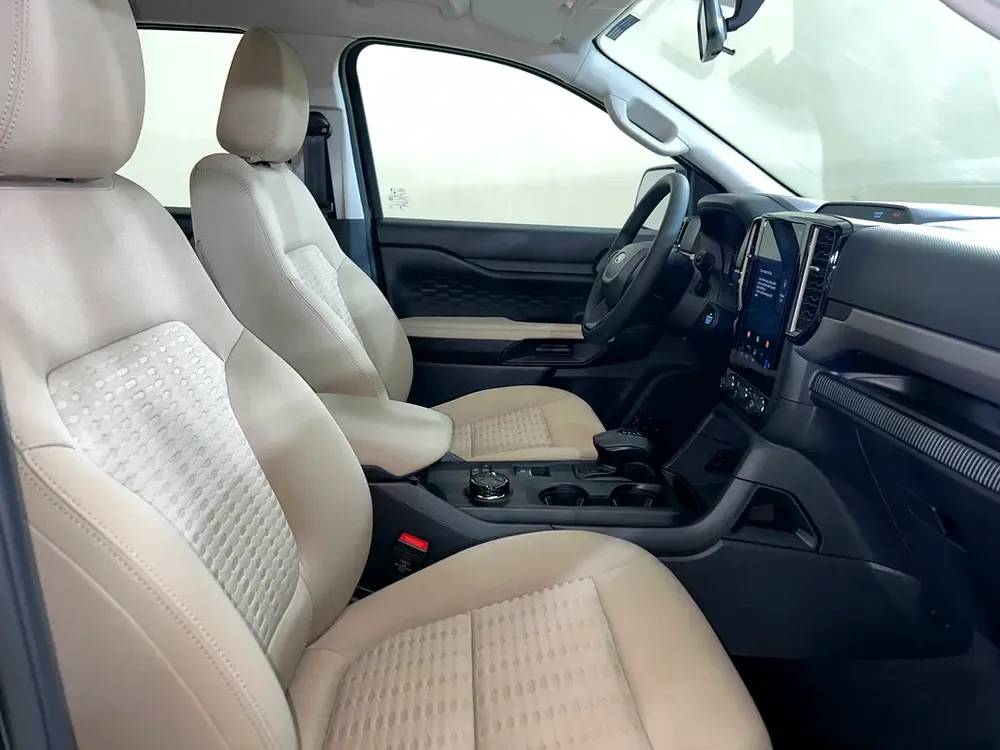 EVR224 EVEREST XLS 4WD / AL QOUZ SHOWROOM - Image 12