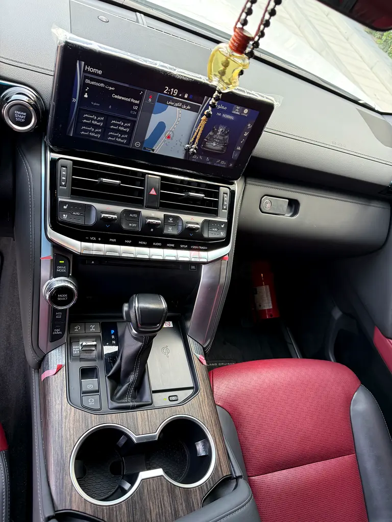Toyota Land Cruiser VXR 2022 GCC Specs - Image 10